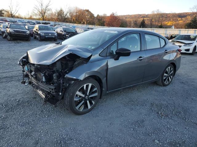 2022 Nissan Versa SR