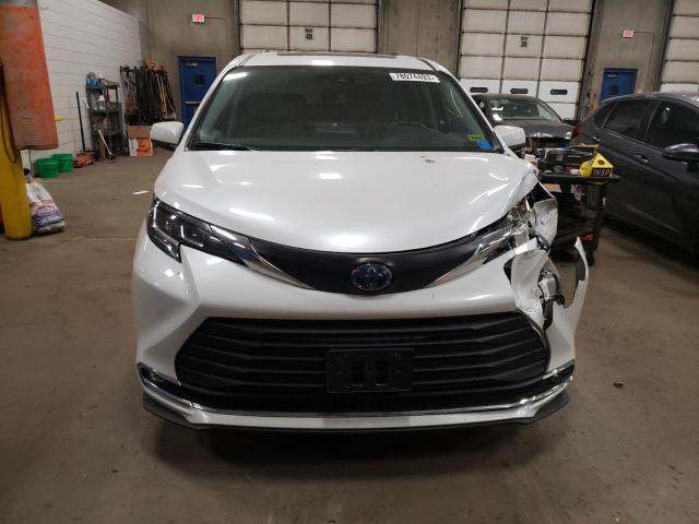 5TDYRKEC7NS076875 | 2022 TOYOTA SIENNA XLE