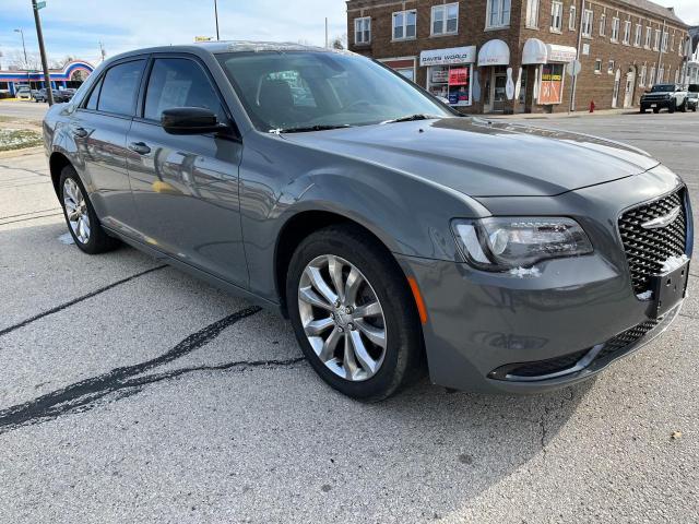 2019 Chrysler 300 Touring