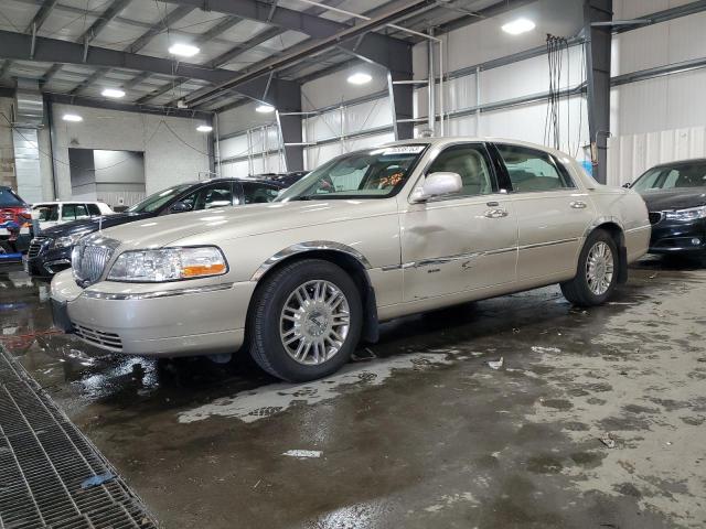 2011 Lincoln Town Car Signature Limited