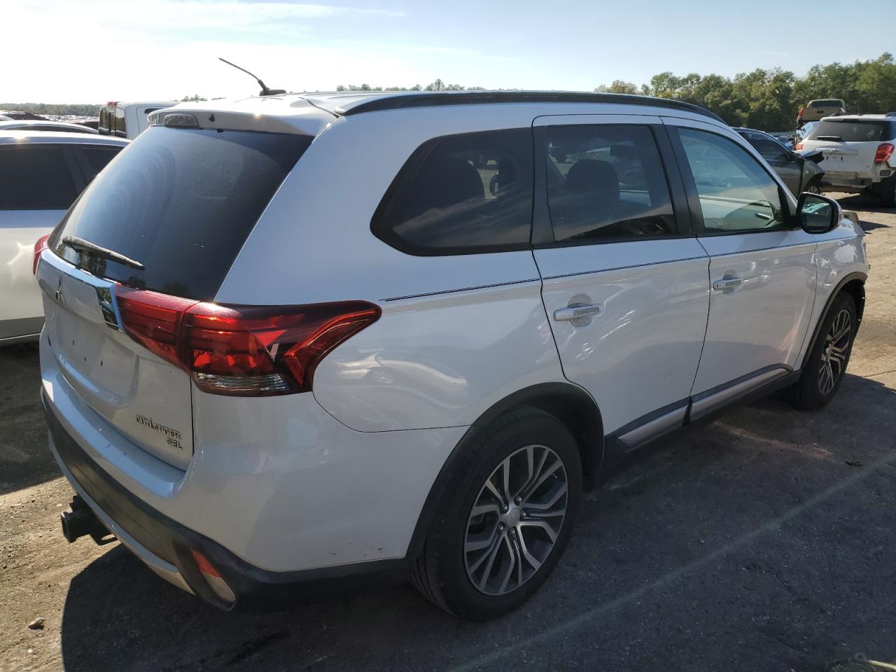 JA4AD3A3XGZ029007 2016 Mitsubishi Outlander Se