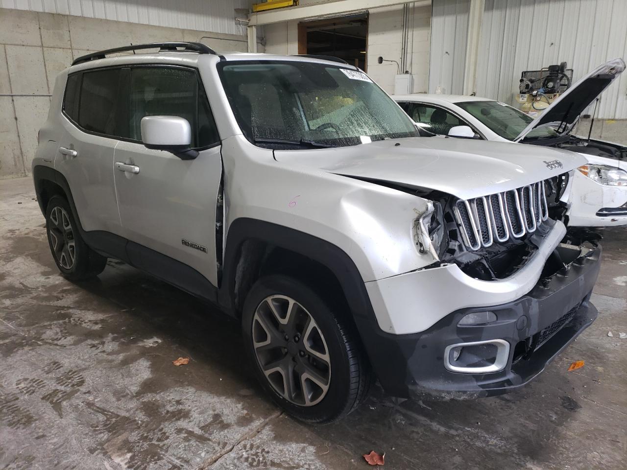 2017 Jeep Renegade Latitude vin: ZACCJBBB5HPF33231