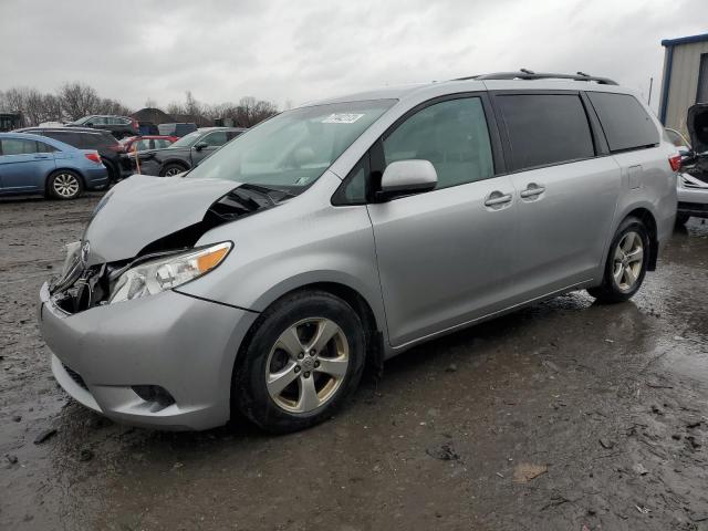 2016 Toyota Sienna LE