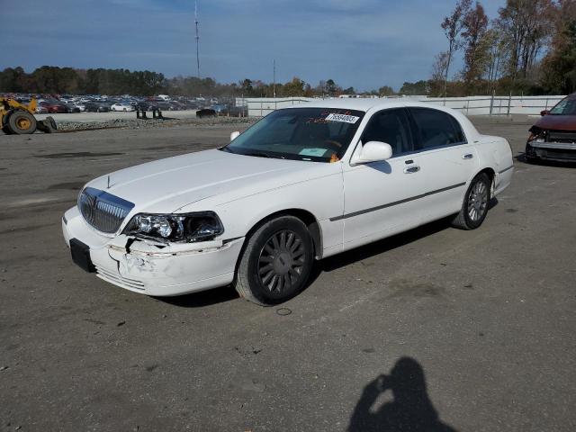 2003 Lincoln Town Car Signature