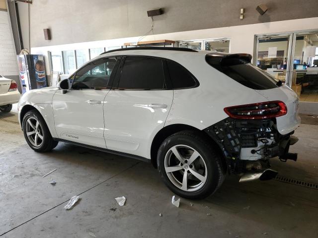 VIN WP1AA2A56JLB05373 2018 Porsche Macan no.2