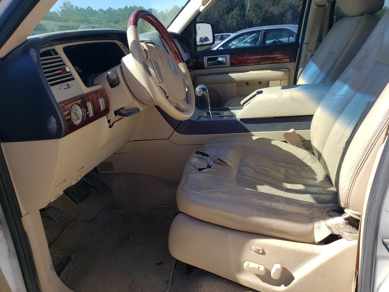 5LMFU28545LJ07724 2005 Lincoln Navigator