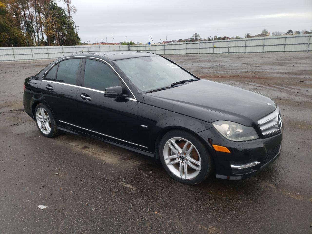 2012 Mercedes-Benz C 250 vin: WDDGF4HB5CR203384