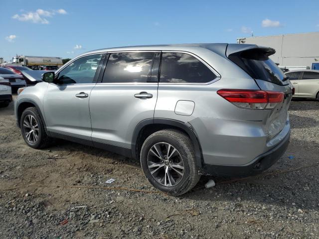 VIN 5TDZARFH1KS061556 2019 Toyota Highlander, LE no.2