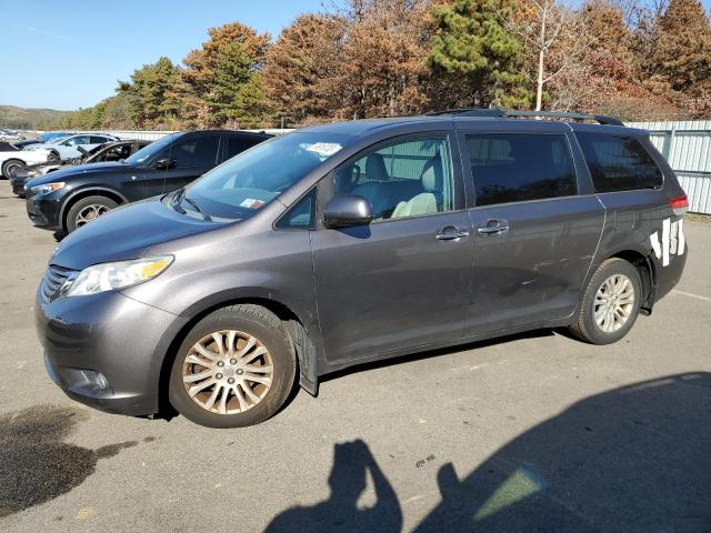 2012 Toyota Sienna XLE