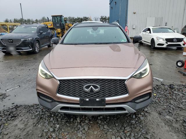 SJKCH5CR2JA057712 2018 Infiniti Qx30 Base