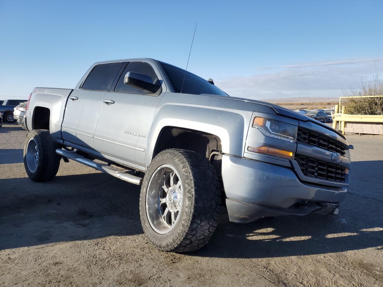 2016 Chevrolet Silverado K1500 Lt vin: 3GCUKREC1GG101542