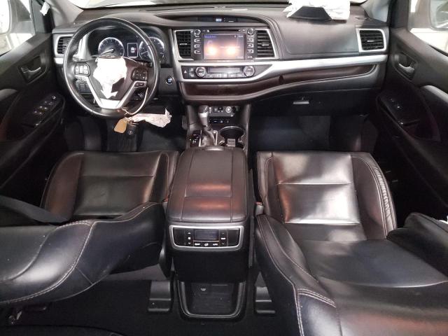 VIN 5TDJZRFH4KS712197 2019 Toyota Highlander, SE no.8