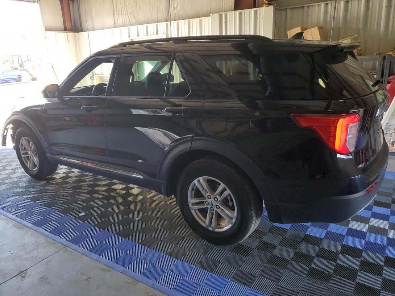 Lot #2207029063 2023 FORD EXPLORER X