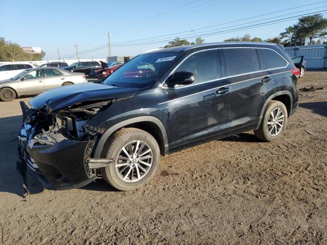 2017 Toyota Highlander SE