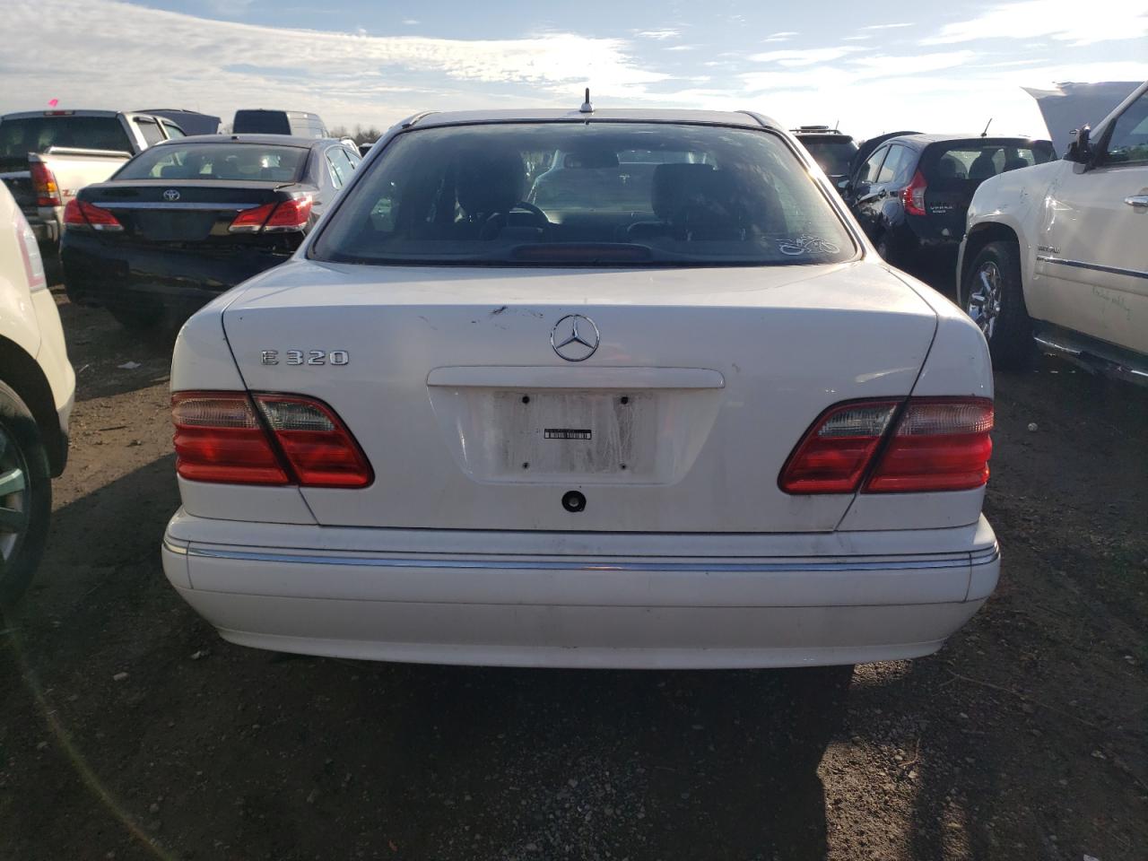 WDBJF65J71B353539 2001 Mercedes-Benz E 320