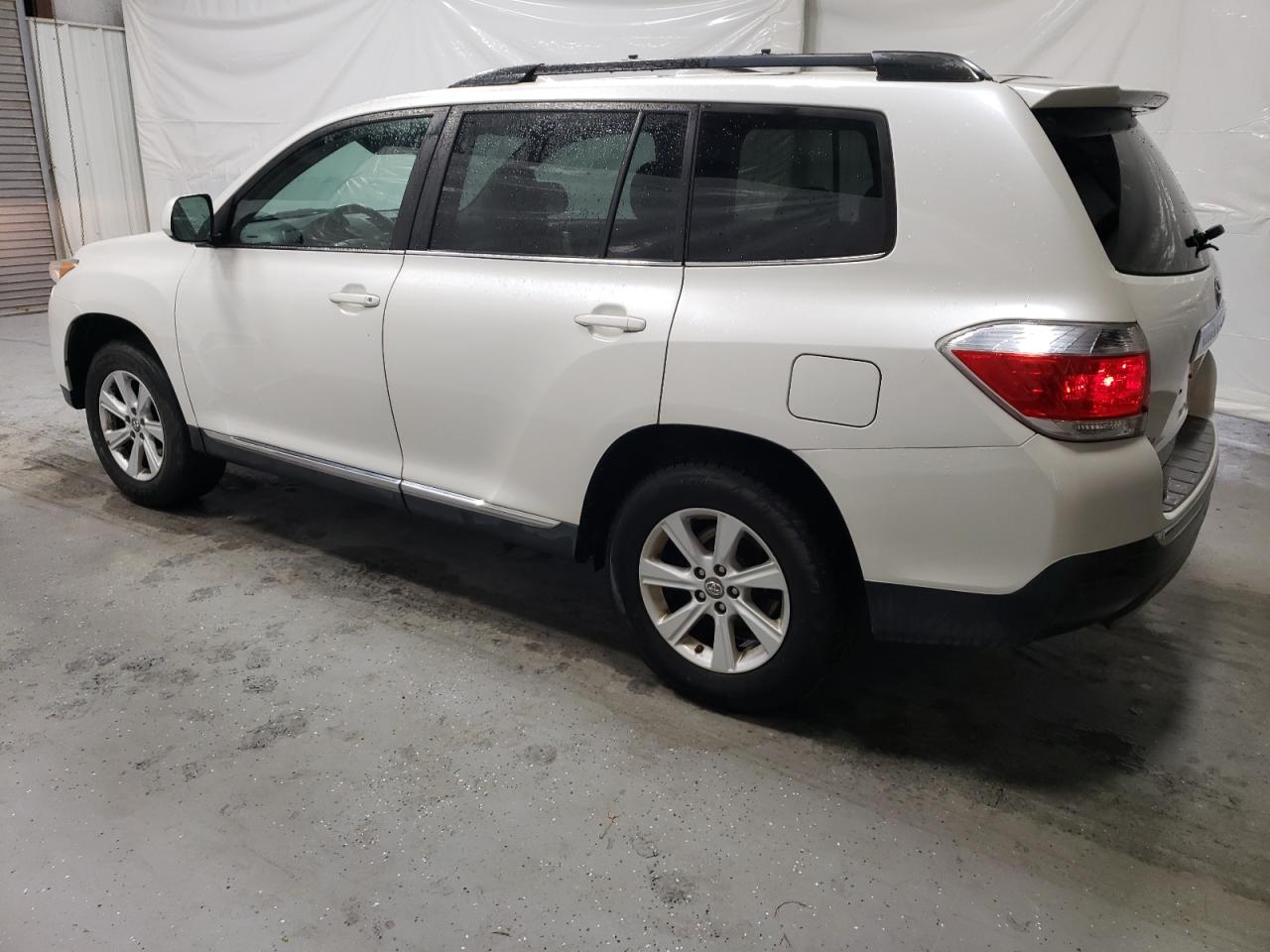 2012 Toyota Highlander Base vin: 5TDBK3EH3CS147577