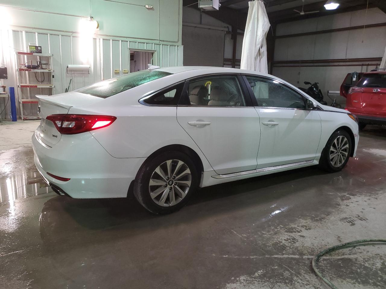 2016 Hyundai Sonata Sport vin: 5NPE34AF5GH391389