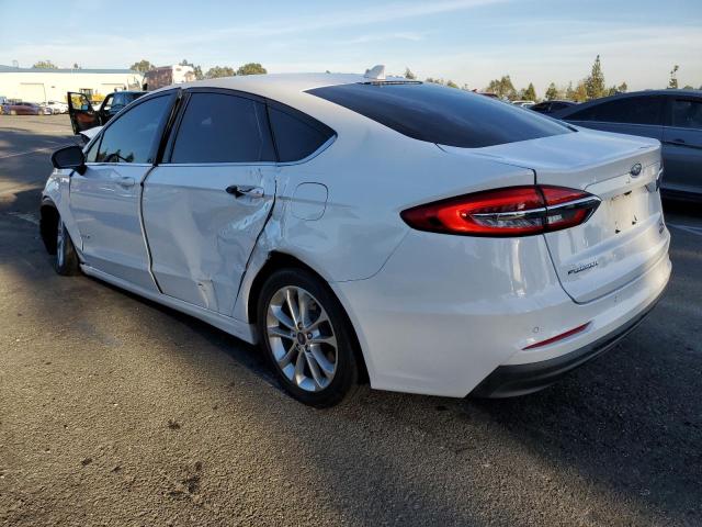 3FA6P0LU9KR106587 Ford Fusion SE 2