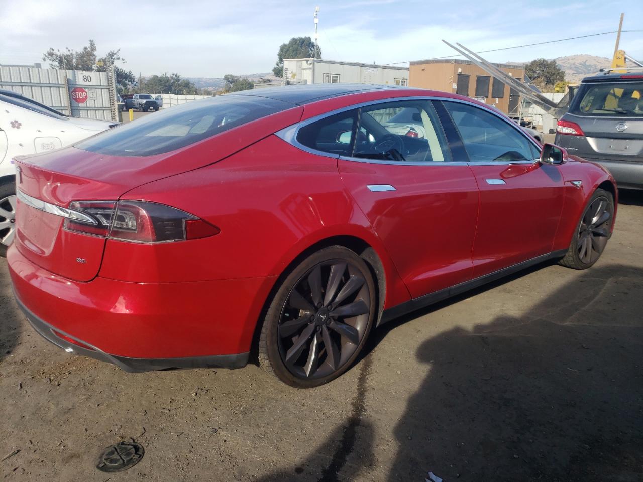 2014 Tesla Model S vin: 5YJSA1H12EFP37394