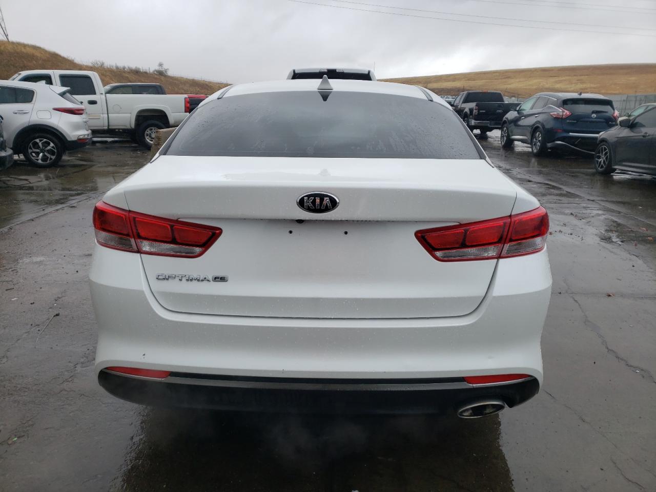 2018 Kia Optima Lx vin: 5XXGT4L37JG188390