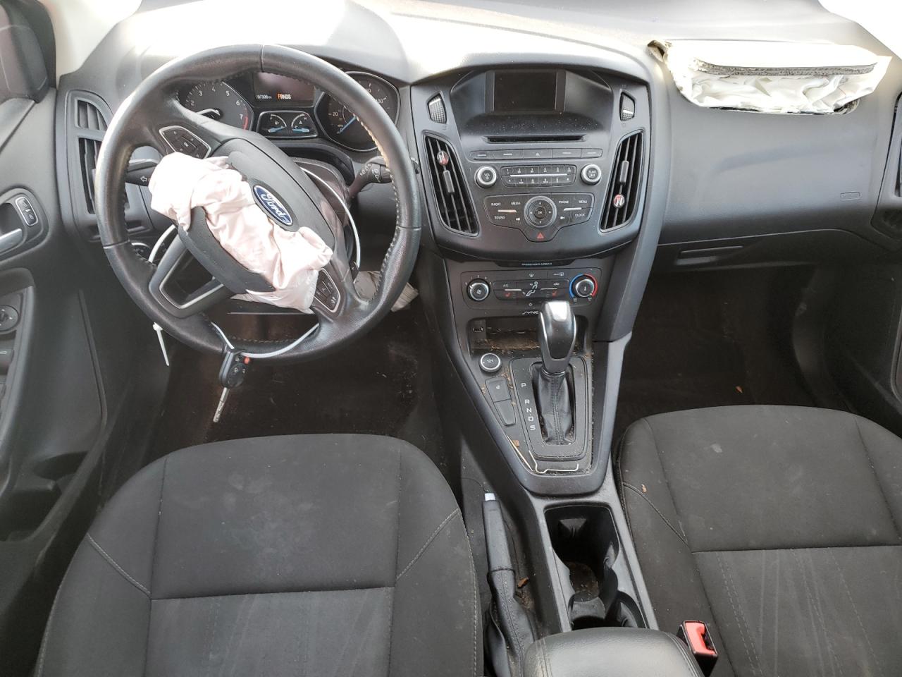 1FADP3K28GL265017 2016 Ford Focus Se