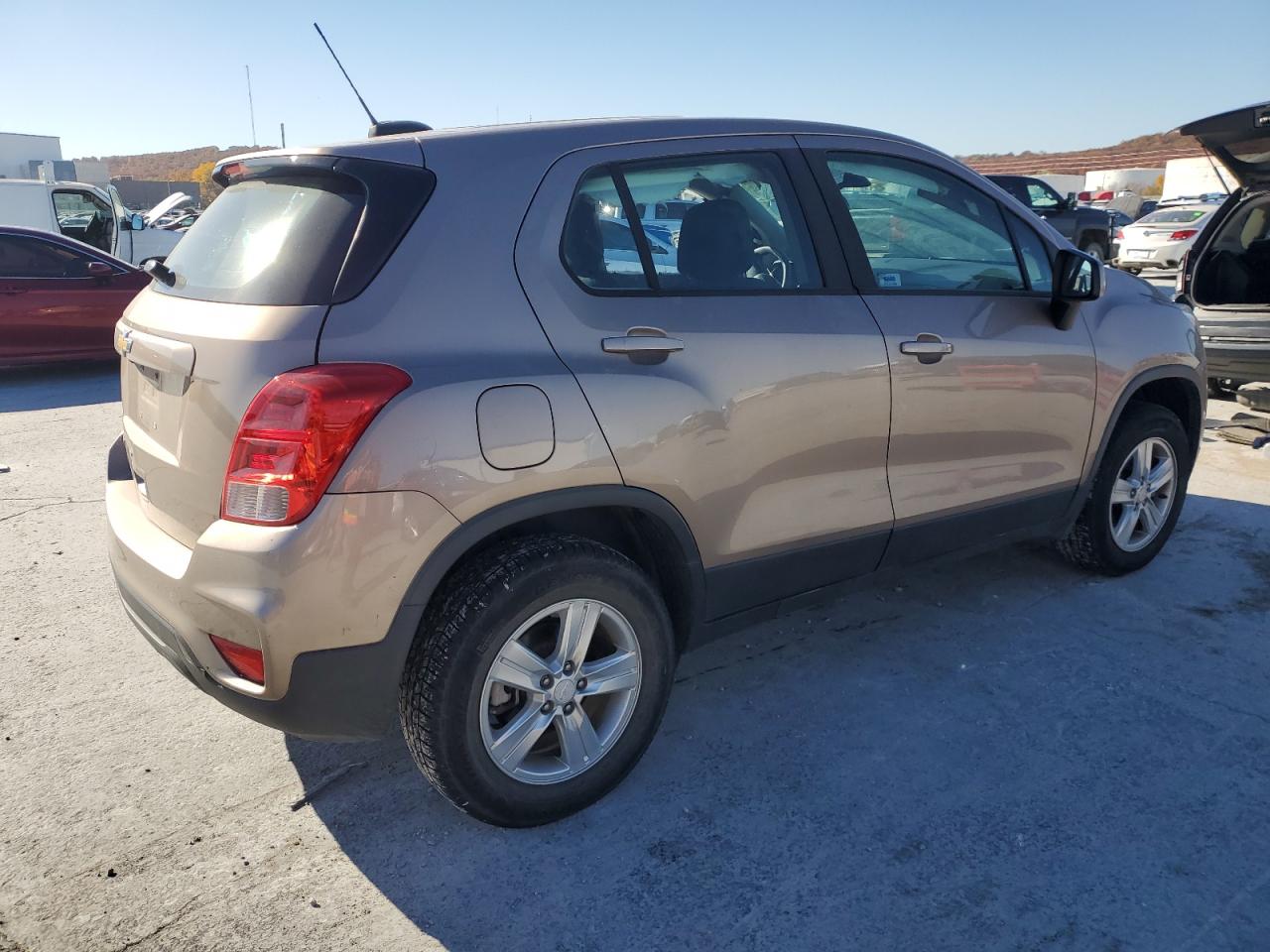 3GNCJNSB1JL199898 2018 Chevrolet Trax Ls