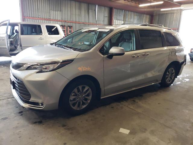 2022 Toyota Sienna XLE