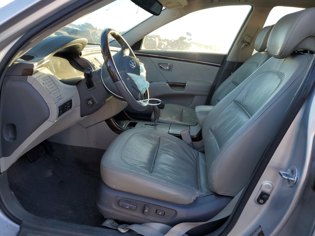 KMHFC46FX9A369438 2009 Hyundai Azera Se