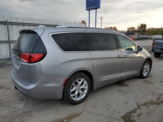 2C4RC1EG7JR158241 2018 CHRYSLER PACIFICA, photo no. 3