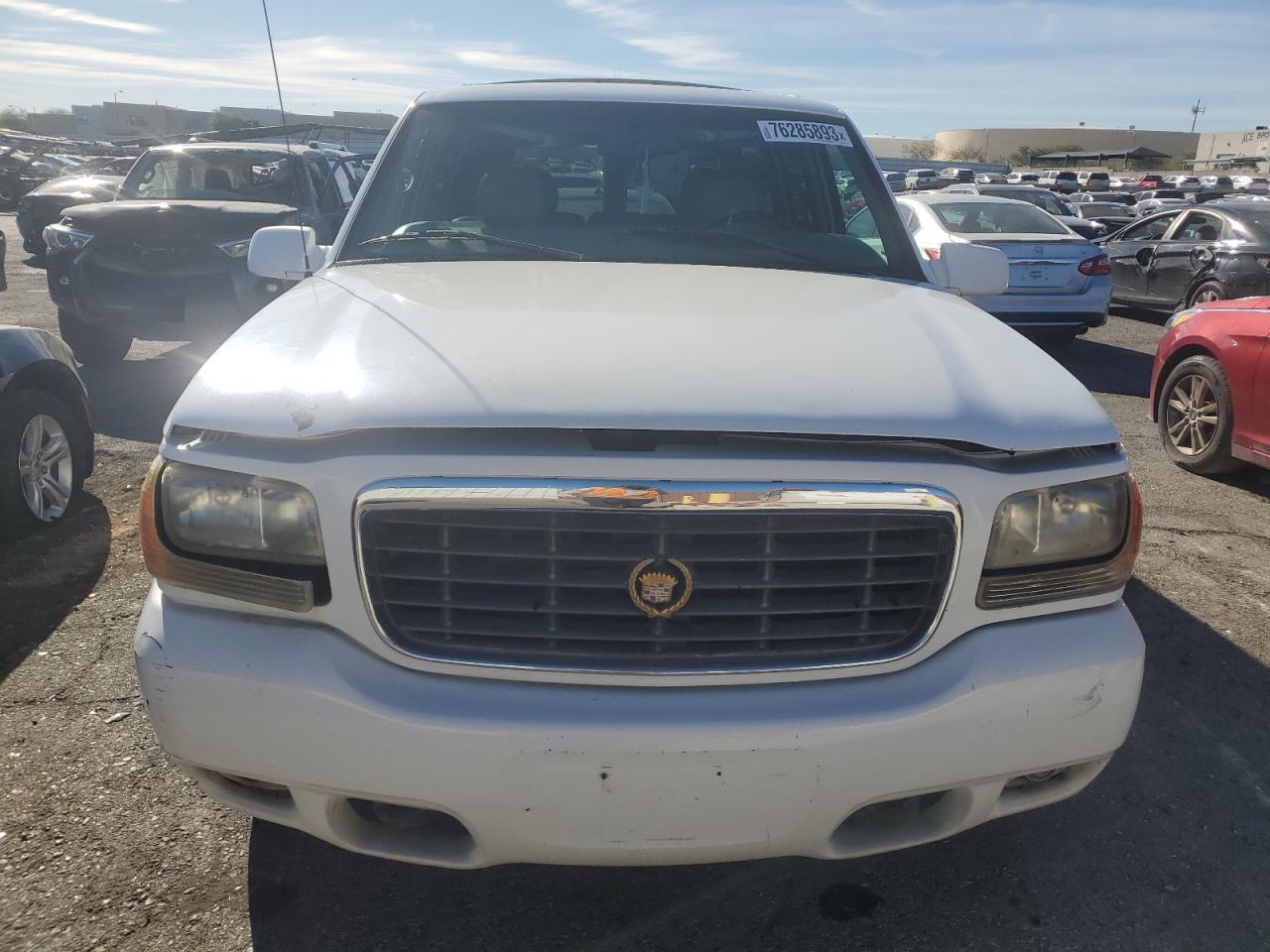 1GYEK13R2YR164755 2000 Cadillac Escalade