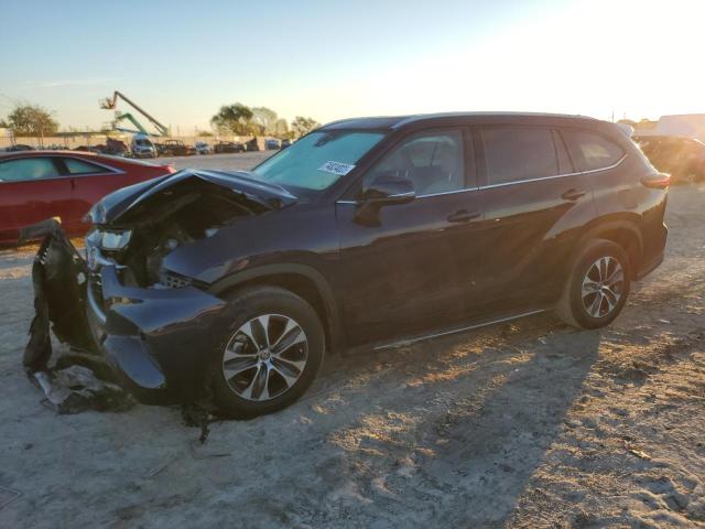 VIN 5TDHZRAH4NS557001 2022 Toyota Highlander, Xle no.1