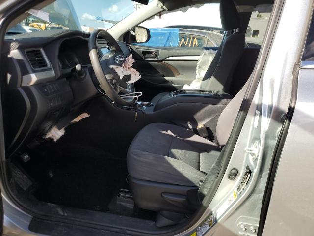 VIN 5TDZARFH1KS061556 2019 Toyota Highlander, LE no.7