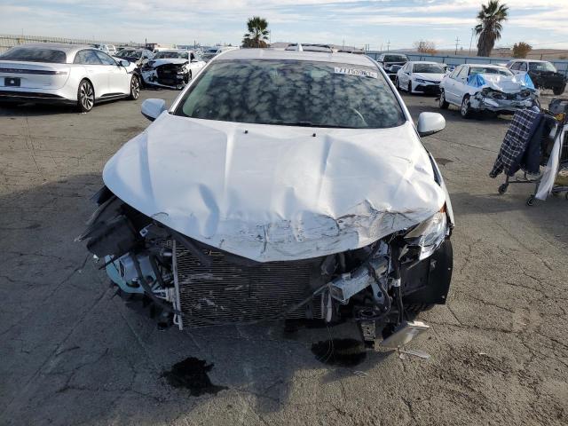 VIN 1G1RC6S52JU105880 2018 Chevrolet Volt, LT no.5