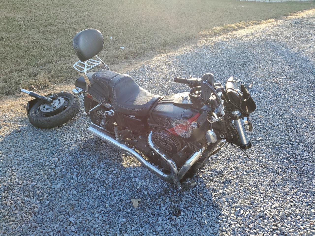 1HD1GYM12HC311049 HARLEY-DAVIDSON FXDF DYNA 2017