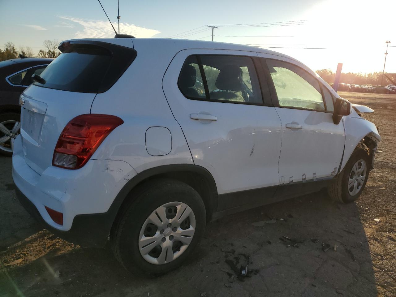 3GNCJKSB4KL130865 2019 Chevrolet Trax Ls