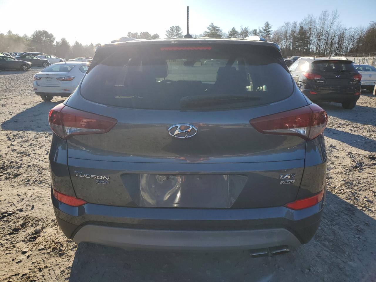 Lot #2208758640 2017 HYUNDAI TUCSON LIM