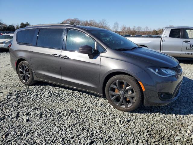 2C4RC1GG7JR358324 2018 CHRYSLER PACIFICA, photo no. 4