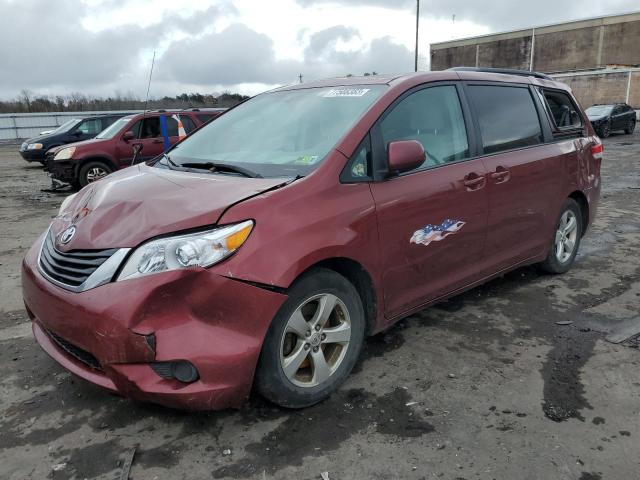 Lot #2517526881 2013 TOYOTA SIENNA LE salvage car