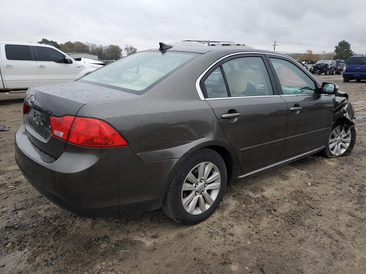 KNAGG4A87A5431653 2010 Kia Optima Lx