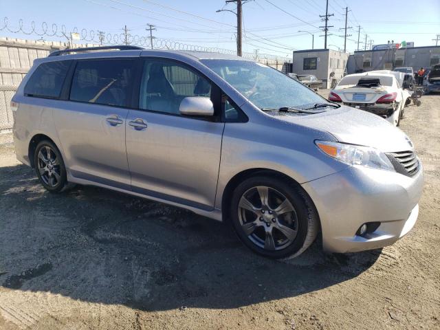 Мінівени TOYOTA SIENNA 2017 Сріблястий