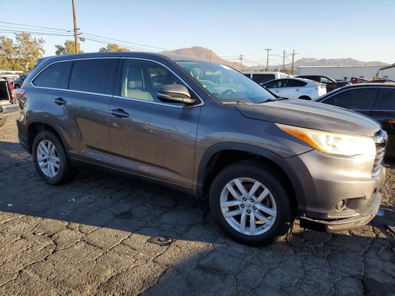 2014 Toyota Highlander Le vin: 5TDZARFH1ES006383