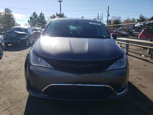 Мінівени CHRYSLER PACIFICA 2017 Вугільний
