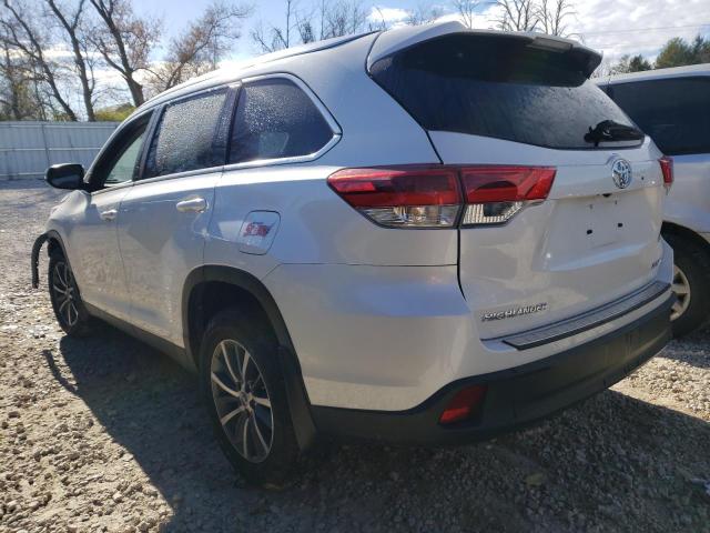 VIN 5TDJZRFHXKS586024 2019 Toyota Highlander, SE no.2