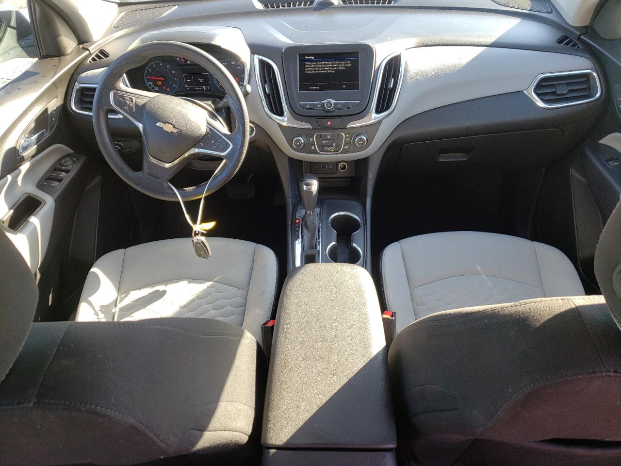 VIN: 3GNAXHEV2KS645741 2019 CHEVROLET EQUINOX