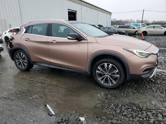 SJKCH5CR2JA057712 2018 Infiniti Qx30 Base