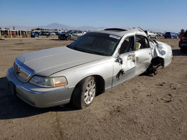 2006 Lincoln Town Car Signature Limited