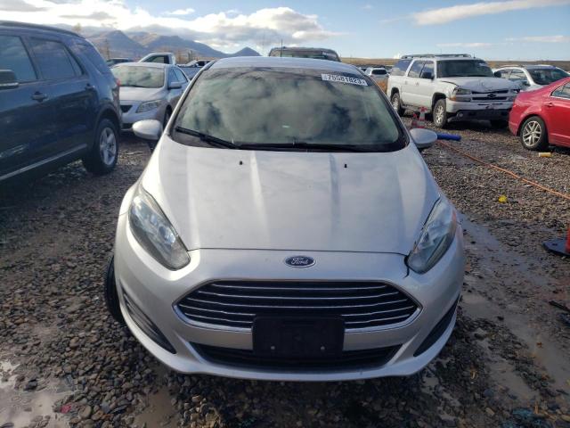  FORD FIESTA 2017 Сріблястий