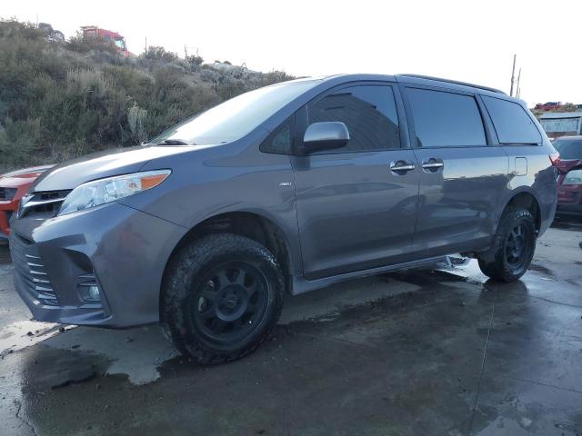 2020 Toyota Sienna XLE