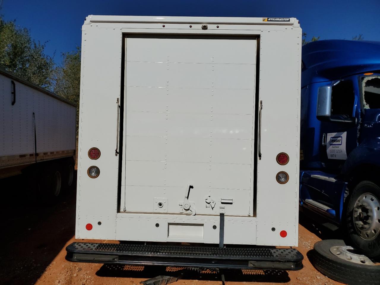 Lot #2993478188 2022 FREIGHTLINER CHASSIS M