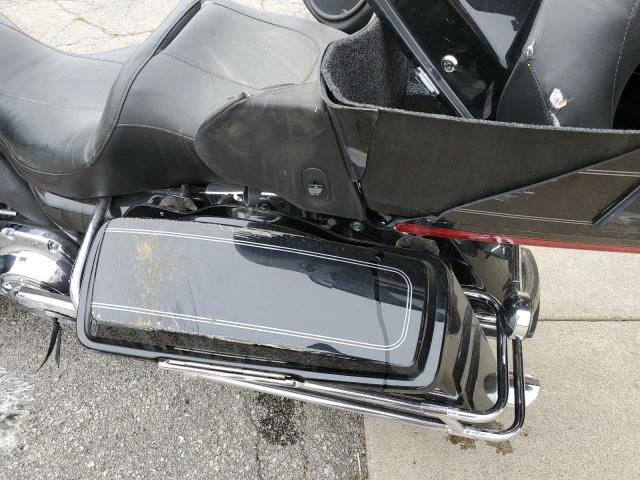 2011 HARLEY-DAVIDSON FLHTCU 1HD1FC412BB639249